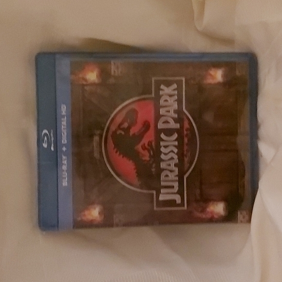 πππHOST PICKπππ Jurassic Park Blu-ray + Digital HD - Picture 3 of 3